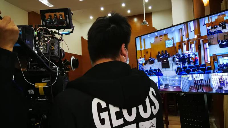 AI生成VS人工创意——蜀山区广告片拍摄公司的技术浪漫主义实践